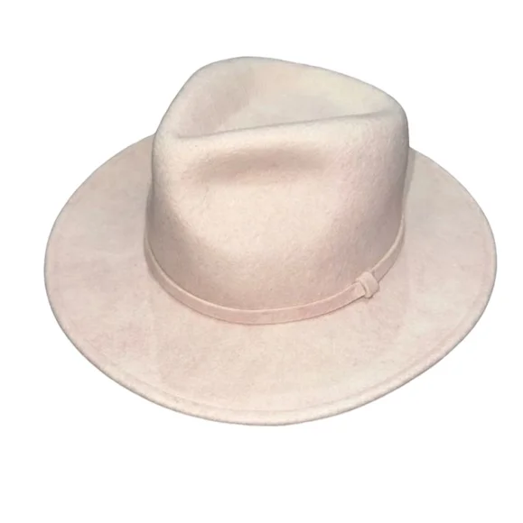 Beautiful hat! Very pale pink; almost cream - Picture 2 of 7